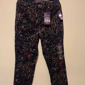 Amanda by Gloria Vanderbilt women’s pants